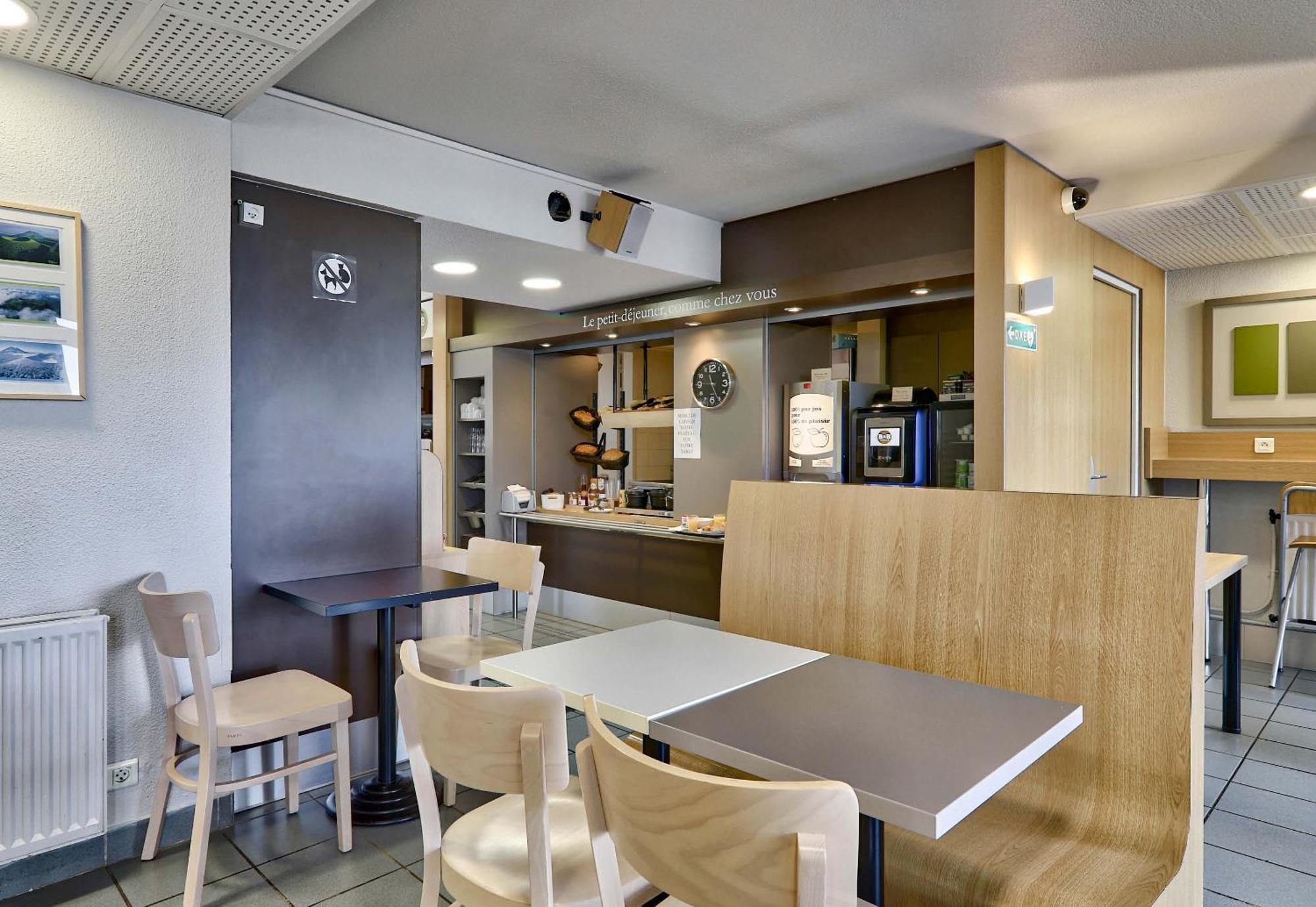 B&B Hotel Clermont-Ferrand Le Brezet Aeroport Exterior photo